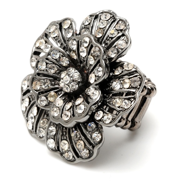 Amrita Singh Crystal Primrose Floral Cocktail Ring - Picture 1 of 5